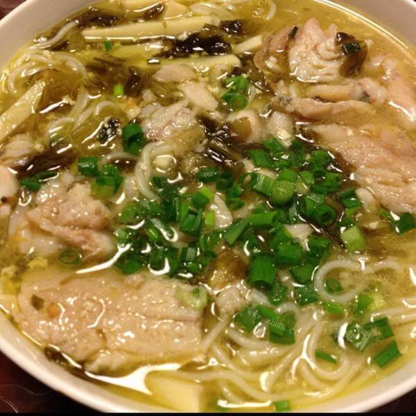 风味黄鱼雪菜煨面