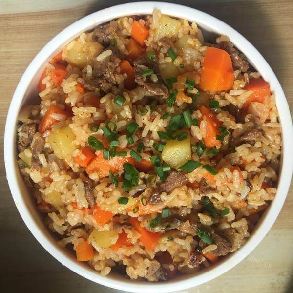 美味的羊肉土豆焖饭