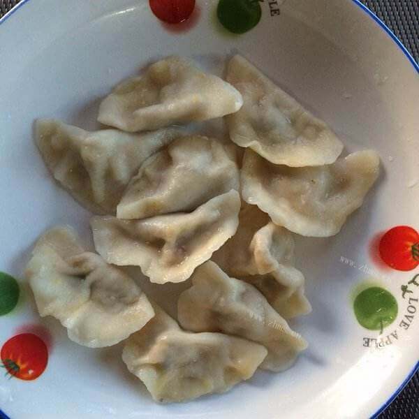 自制香菜鱼头豆腐汤