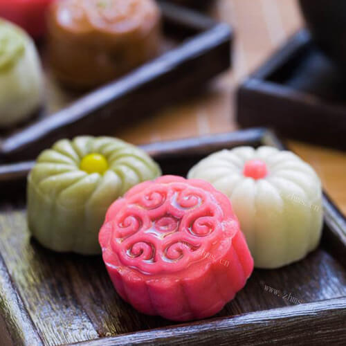 好吃的五彩冰皮月饼