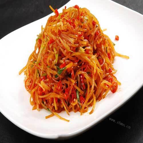 美味的香辣肉丝花生咸菜