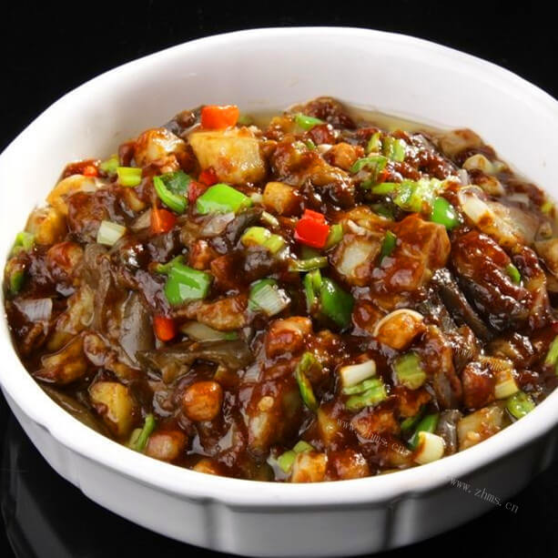 美味的土豆茄子拌肉酱