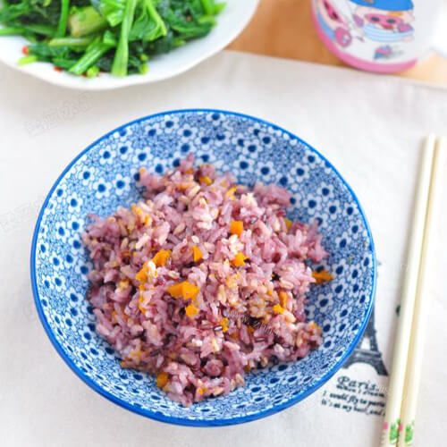 营养的墨米杂粮饭