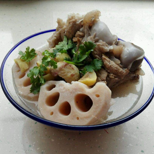 美味的板栗莲藕羹