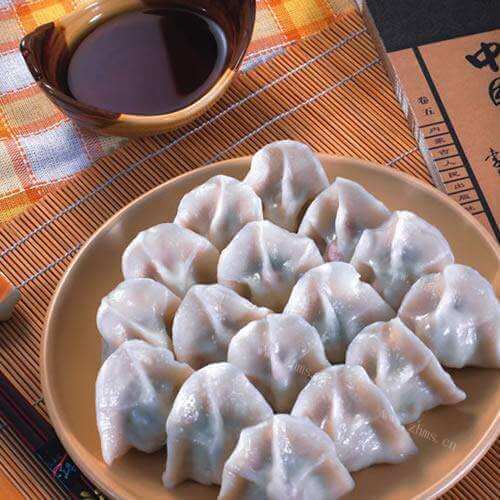鲜美的木耳香菇水饺