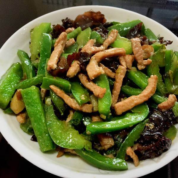 美味爆炒黄瓜木耳猪肉丝