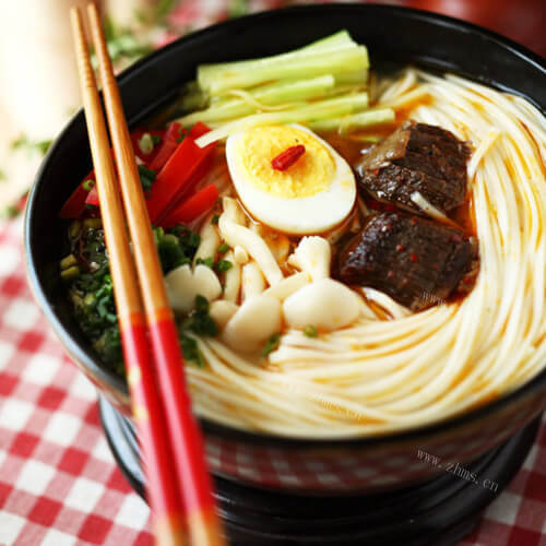 美味的生日长寿面