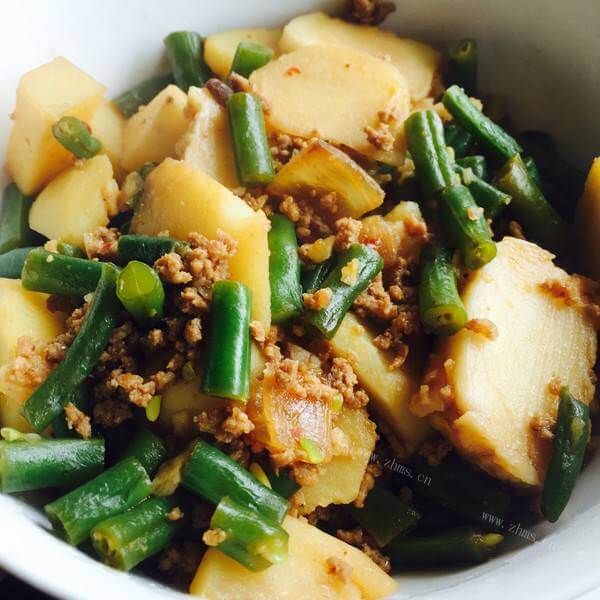 浓香四溢的大肉土豆炖豆角