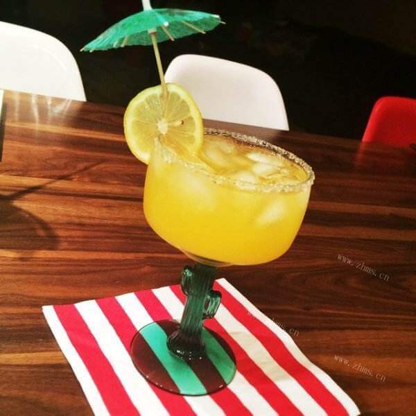 自制蔓越莓冰鸡尾酒