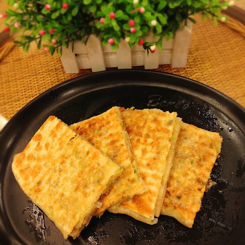 好吃的大葱油渣饼