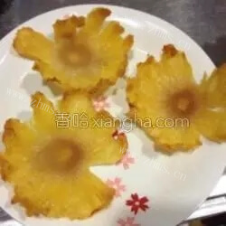 别致的烤菠萝花做法图解4)
