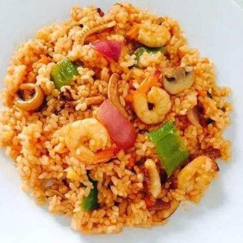 美味的什锦海鲜焖饭
