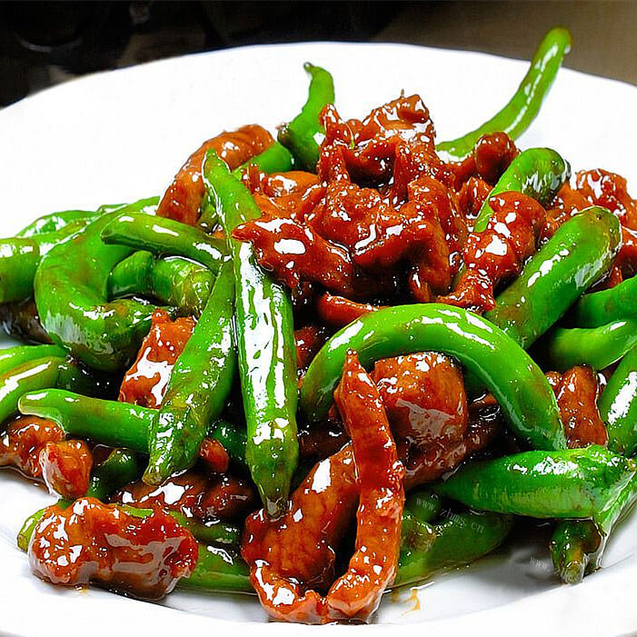 佐餐美味尖椒牛柳烧土豆