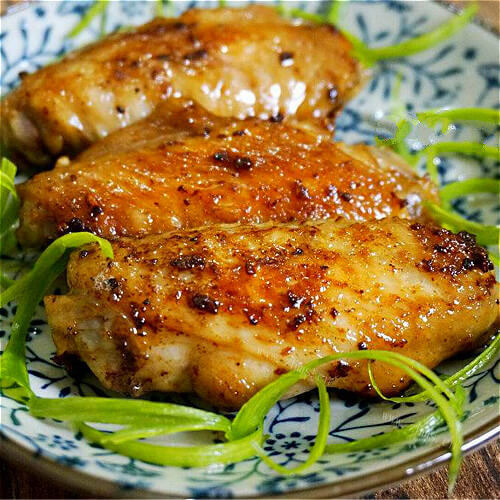 孩子喜欢蒜香蜜汁煎鸡翅