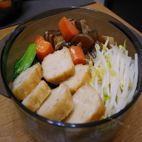 美味的卤肉豆芽菜