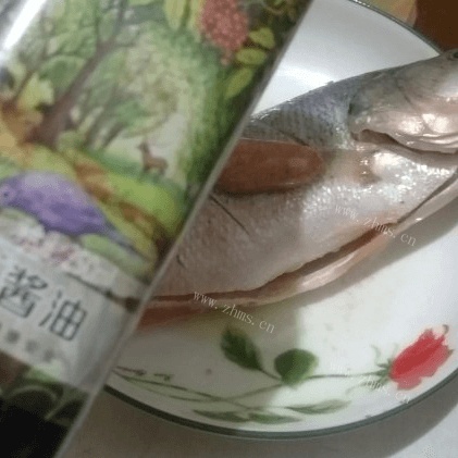 家常菜清蒸鲈鱼做法图解5)