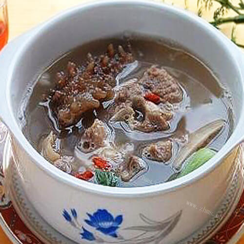 滋补的老姜当归羊肉汤