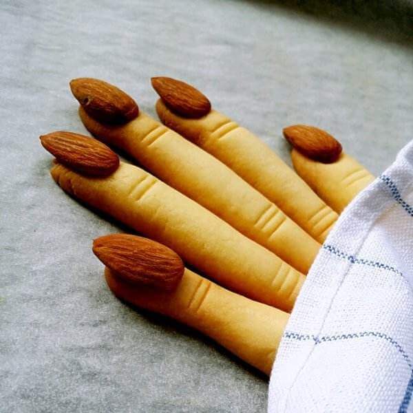 自制女巫手指饼干