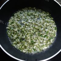 健康鲜美的槐花海米丸子的做法图解一