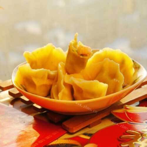 美味的三鲜金饺