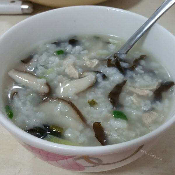 营养的麻油香菇肉粥