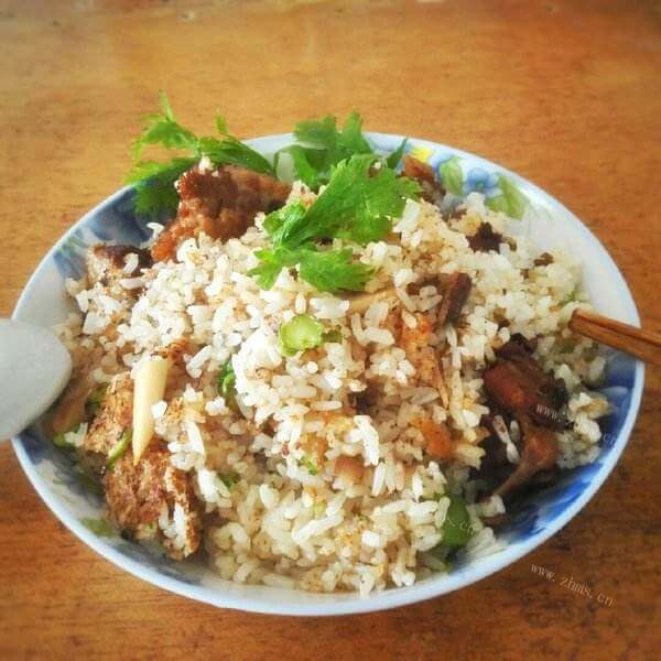 好吃的五花肉炒饭 