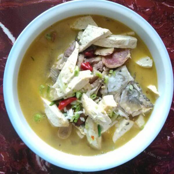 鱼头鸳鸯火锅