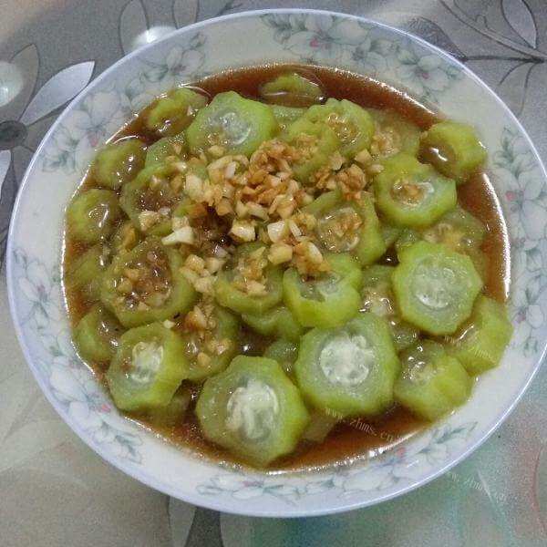 清爽可口的蒜香蒸丝瓜