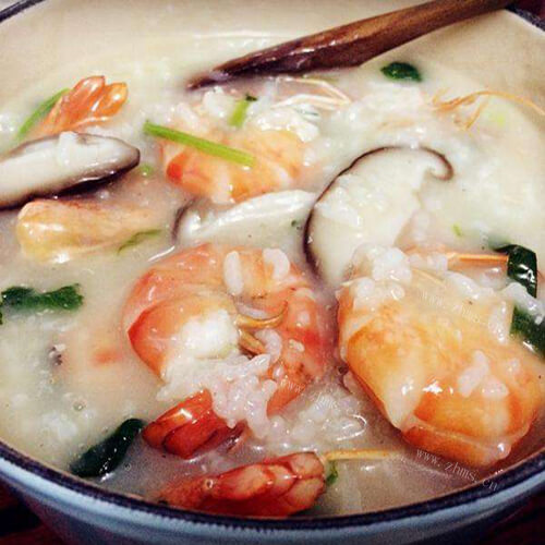 美味的香菇鲜虾粥