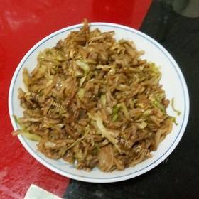 美味的肉丝甘蓝闷饼