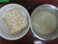 美味的韩式泡菜面做法图解1)