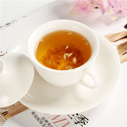 美味的枇杷花茶