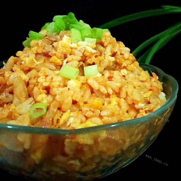 美食鸡蛋辣白菜炒饭