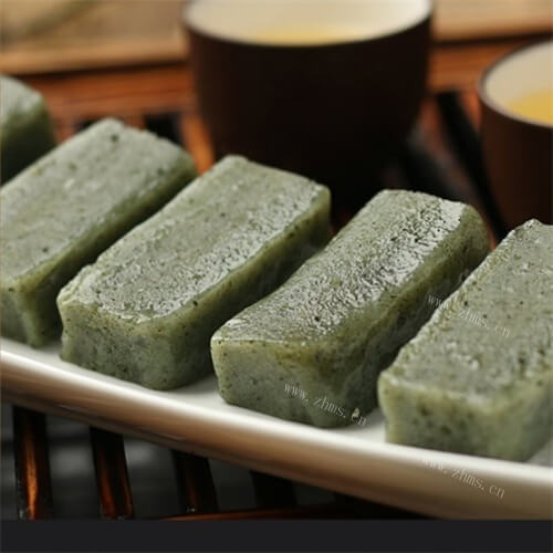 可口的豆沙艾草糕