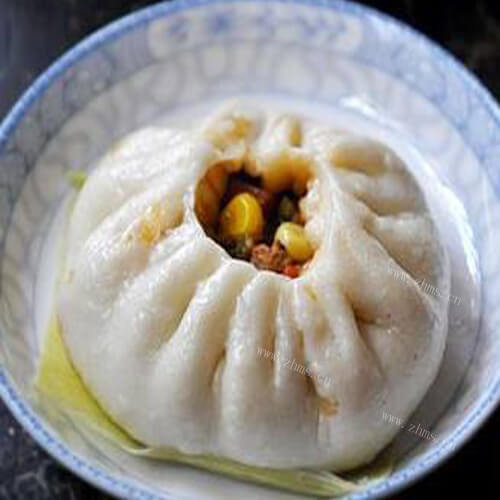 美味的胡萝卜卤肉包子