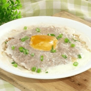 美味的咸蛋蒸肉饼