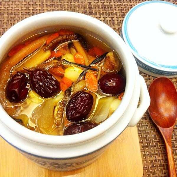 香味浓郁的养生白鸽汤