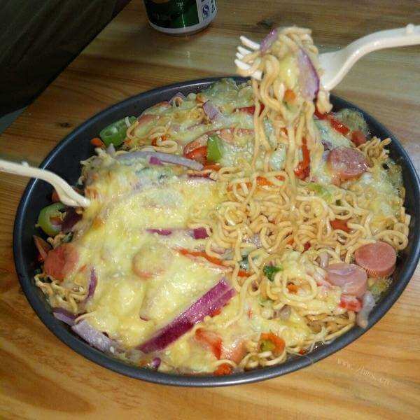 美味的杂蔬焗方便面