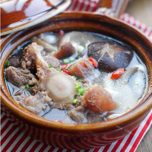 美味的十全大补乳鸽汤煲