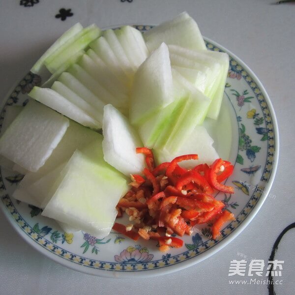 简易的家常辣椒烧冬瓜片做法图解2)
