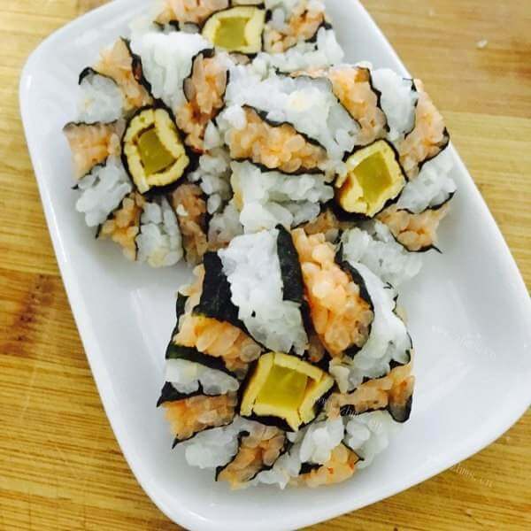 美味的梅花寿司