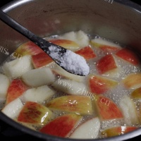 美味的苹果瘦肉汤的做法图解七