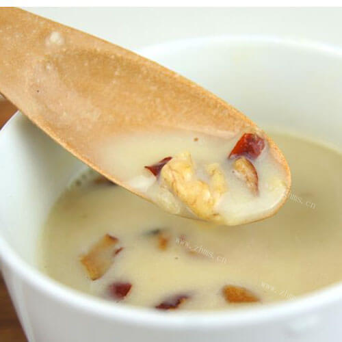 美味的红枣燕麦豆浆