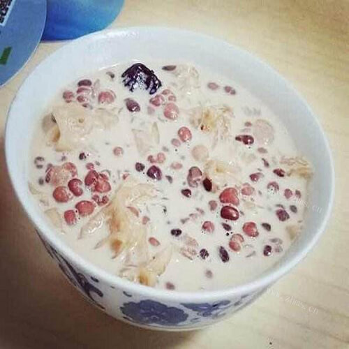 美容养颜的红豆糖水