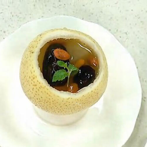美味的川贝茯苓山药银耳羹