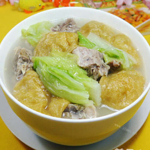 美味的油面筋白菜龙骨汤