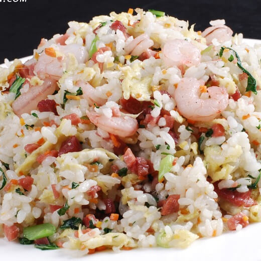 美味的菠虾仁萝炒饭