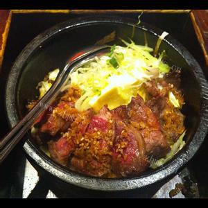 美味的金针牛肉砂锅