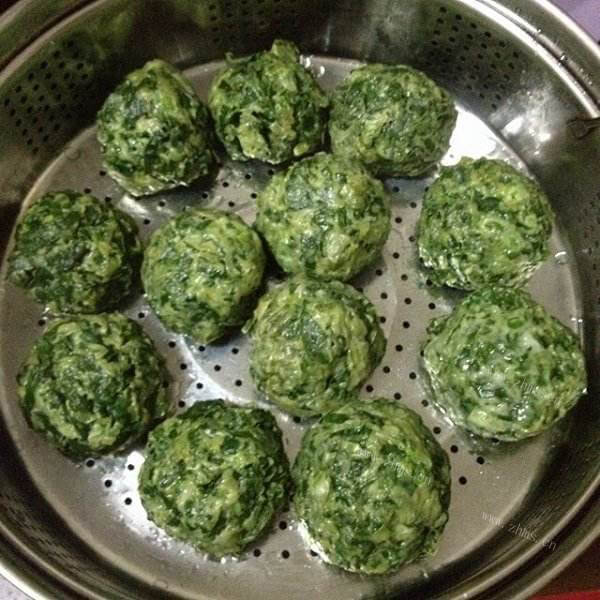 自制菠菜团子