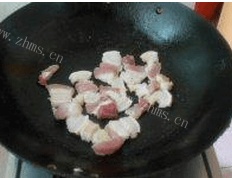 好吃的腐竹白菜炒木耳做法图解4)